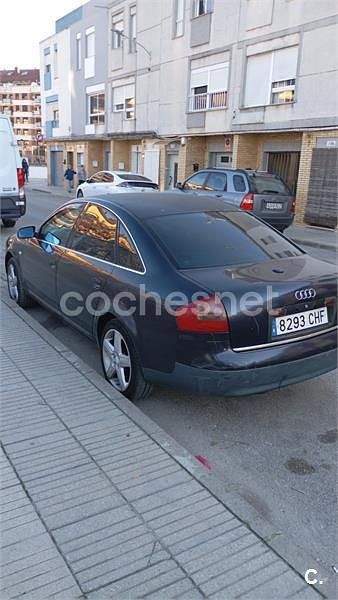 Usado Audi A6 130 CV (95 kW) 2001 Azul Berlina