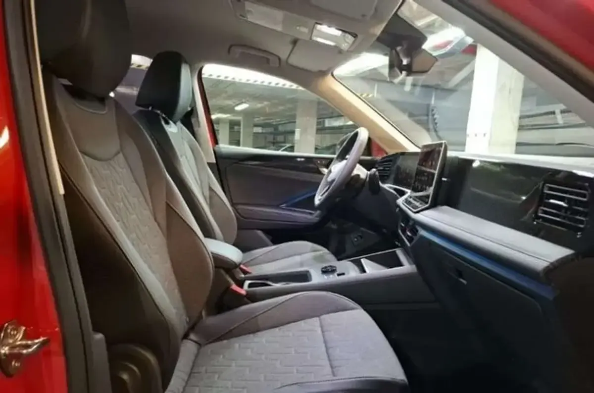 Usado VW Tiguan 204 CV (150 kW) 2025 Rojo SUV