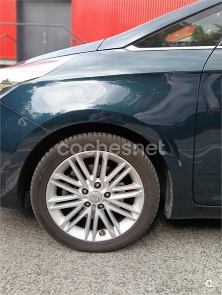 Azul Usado 2018 Kia Carens Monovolumen | 11.900 € (Precio justo) - Imagen 1/4