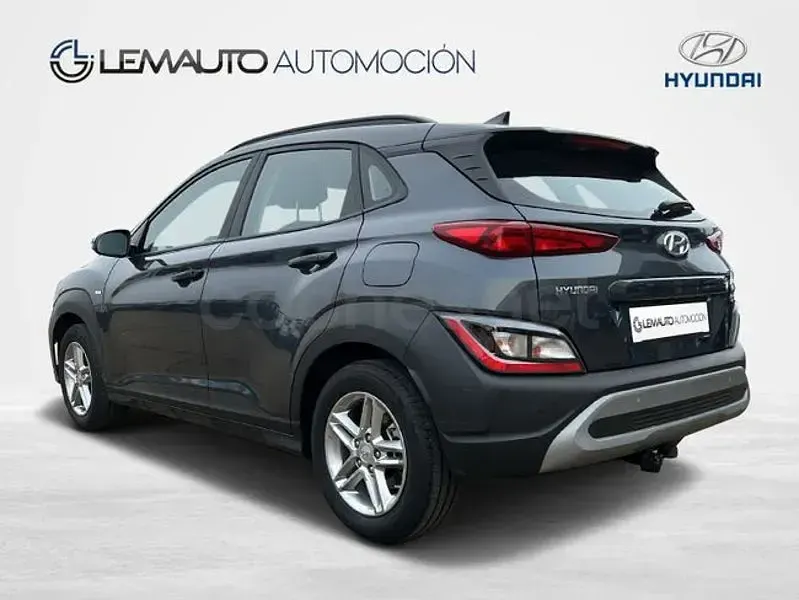 Usado Hyundai Kona 120 CV (88 kW) 2022 Gris / plata SUV