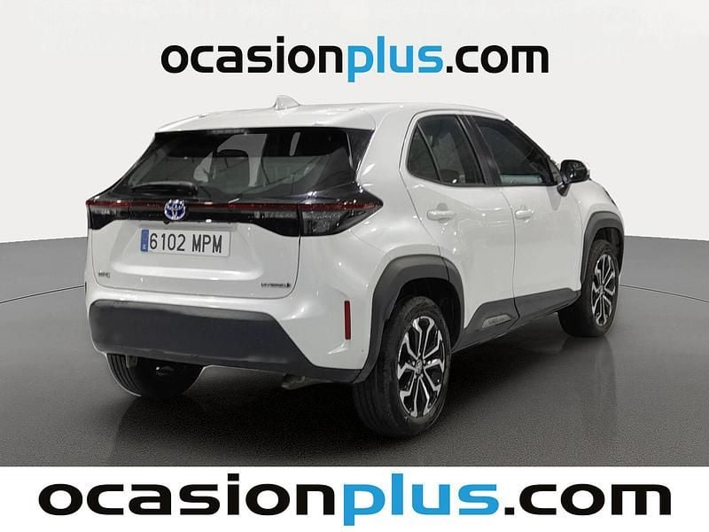 Usado Toyota Yaris Hybrid Active 116 CV (85 kW) 2024 Blanco Pickup/Camioneta