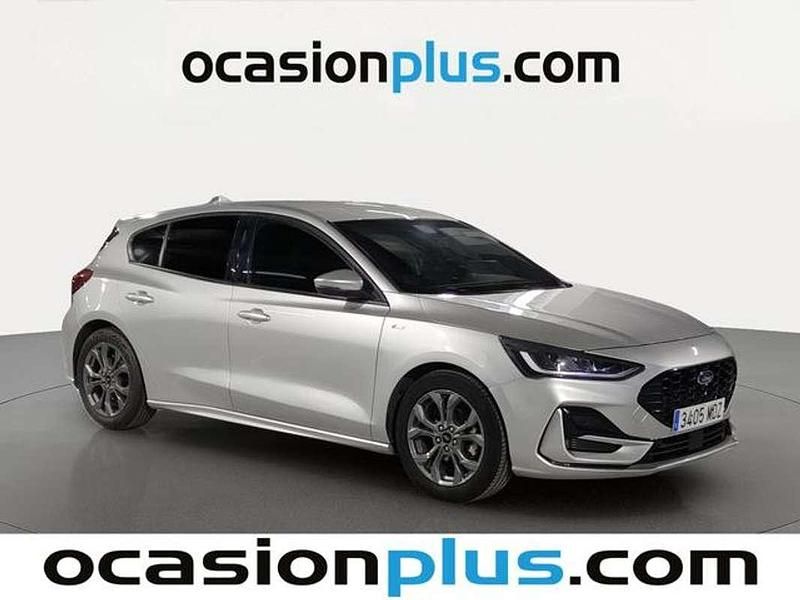 Usado Ford Focus ST-Line 155 CV (114 kW) 2023 Plateado Utilitario