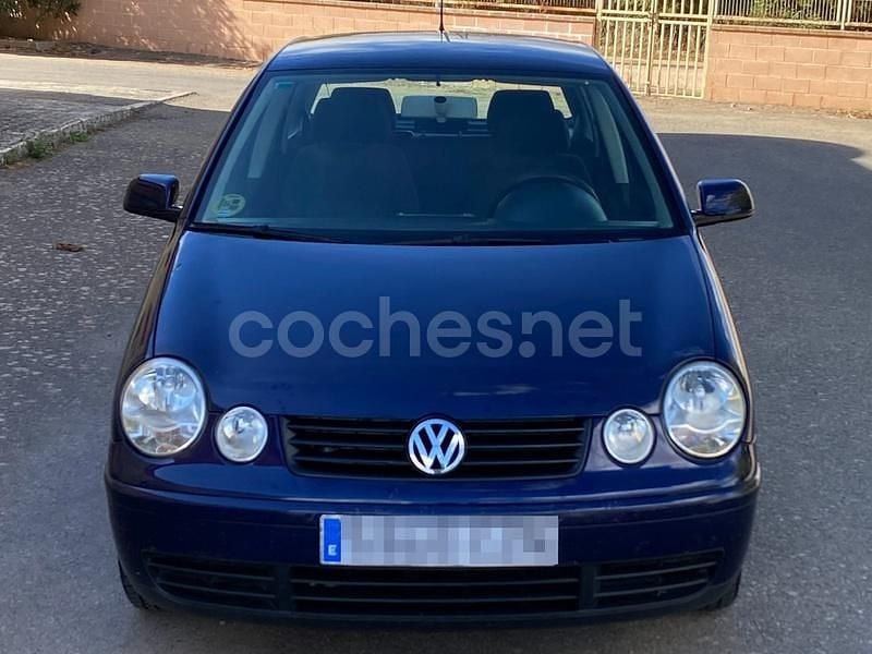 Usado VW Polo Trendline 75 CV (55 kW) 2004 Azul Berlina
