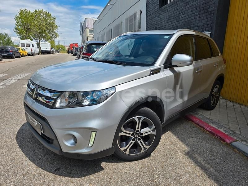 Usado Suzuki Vitara GLX 120 CV (88 kW) 2017 Gris / plata SUV