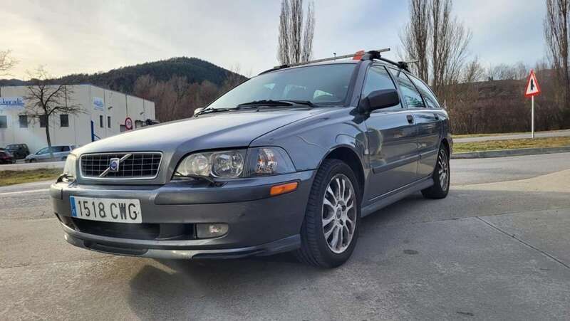 Gris Usado 2004 Volvo V40 Familiar | 4200 € - Imagen 1/4