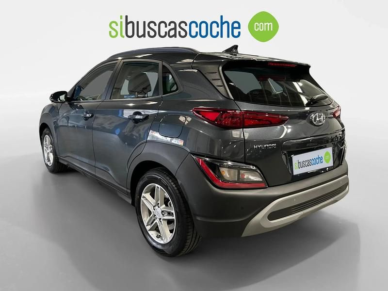 Usado Hyundai Kona 120 CV (88 kW) 2021 Gris/plata SUV