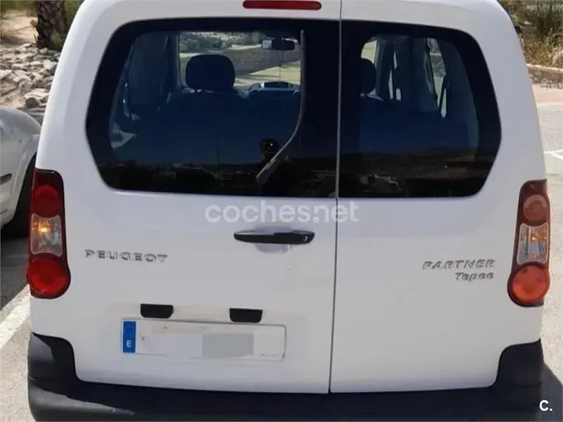 Usado Peugeot Partner Tepee Access 75 CV (55 kW) 2018 Blanco Monovolumen