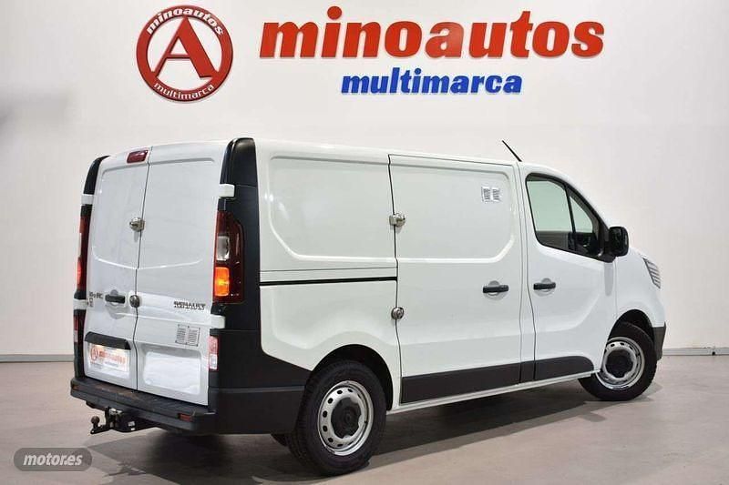 Usado Renault Trafic 131 CV (96 kW) 2023 Blanco Monovolumen