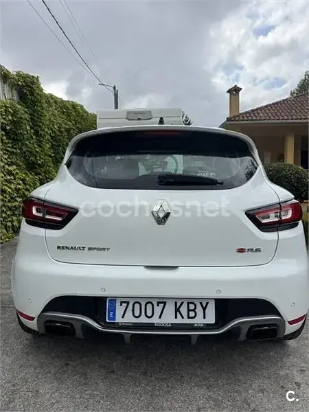 Usado Renault Clio IV Trophy 220 CV (161 kW) 2017 Blanco Berlina