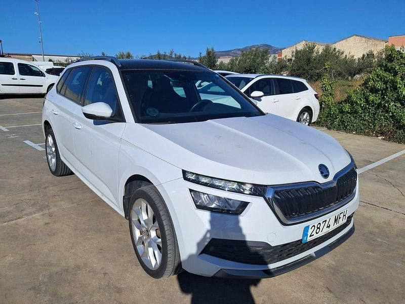 Usado Skoda Kamiq Sport 110 CV (80 kW) 2023 Blanco SUV