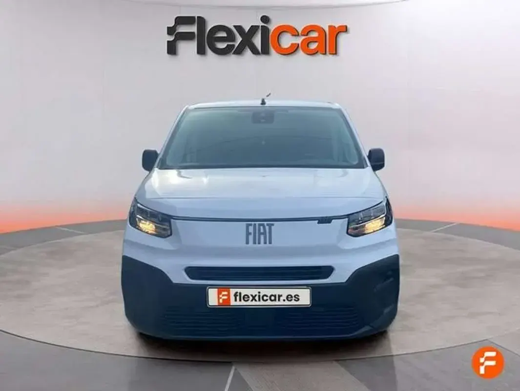 Usado Fiat Doblò 101 CV (74 kW) 2024 Blanco Monovolumen