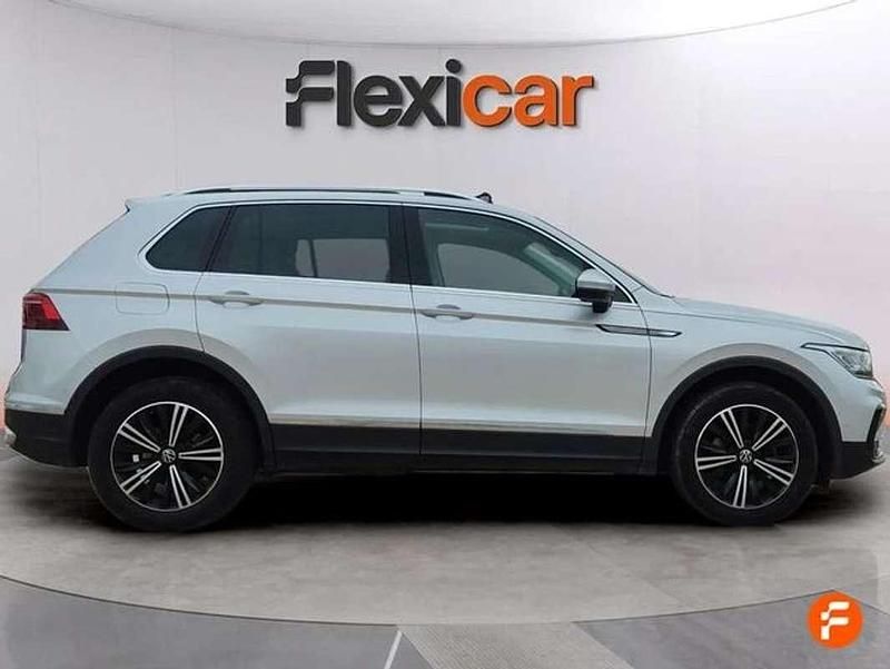 Usado VW Tiguan Life 150 CV (110 kW) 2021 Gris SUV
