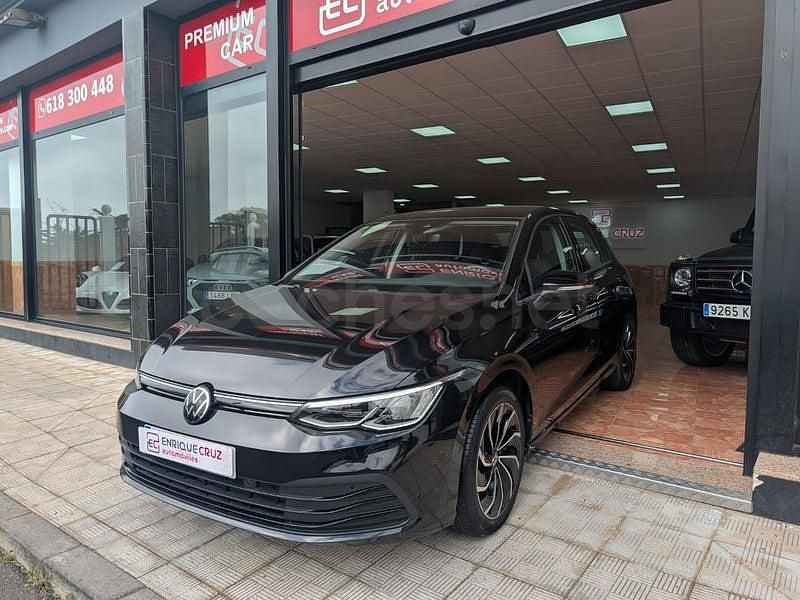 Usado VW Golf VIII 110 CV (80 kW) 2021 Negro Berlina