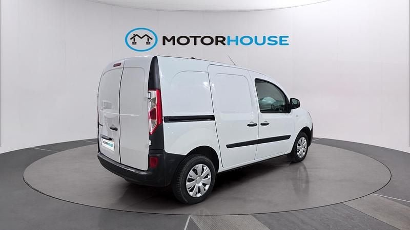 Usado Renault Kangoo Expression 90 CV (66 kW) 2017 Blanco Familiar