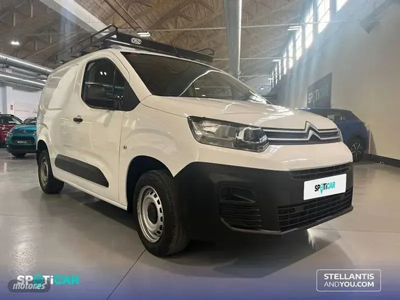 Usado Citroën Berlingo 76 CV (55 kW) 2021 Blanco Monovolumen