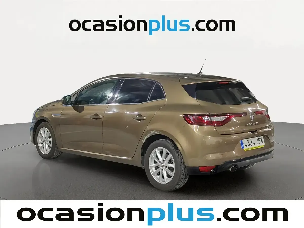 Usado Renault Mégane IV Zen 132 CV (97 kW) 2016 Marrón Berlina