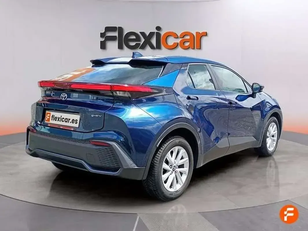 Używany Toyota C-HR Active 140 KM (102 kW) 2024 Niebieski SUV