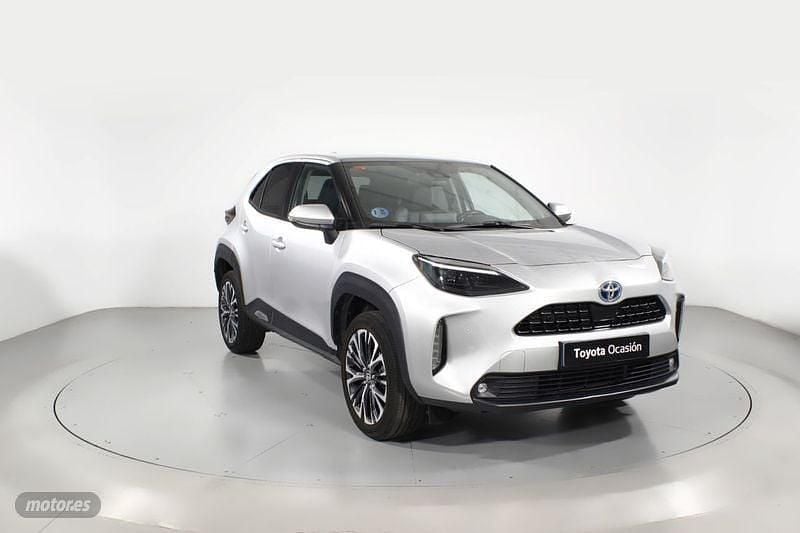 Gris Usado 2021 Toyota Yaris Cross Plus SUV | 24.900 € (Precio justo) - Imagen 1/4