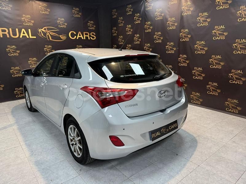 Usado Hyundai i30 Base 100 CV (73 kW) 2012 Gris / plata Berlina