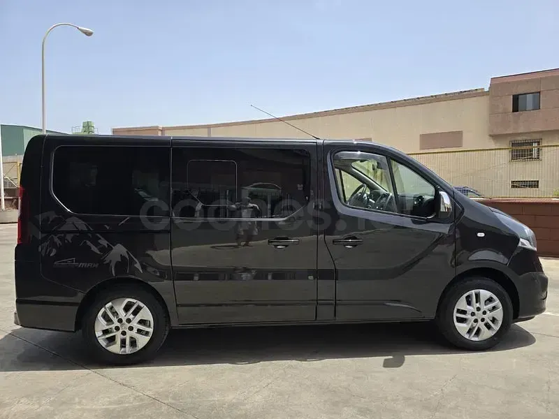 Usado Opel Vivaro 145 CV (106 kW) 2018 Negro Monovolumen