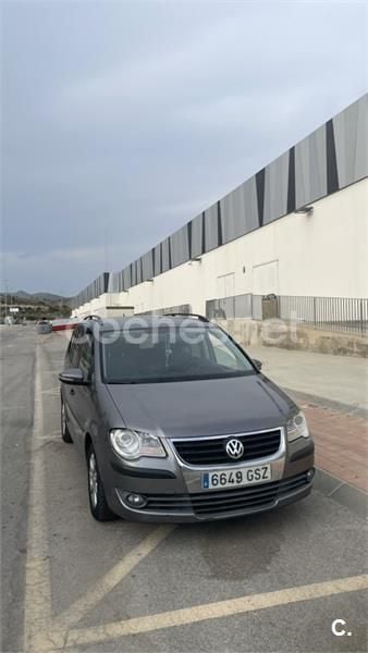 Usado VW Touran Edition 105 CV (77 kW) 2010 Marrón Monovolumen