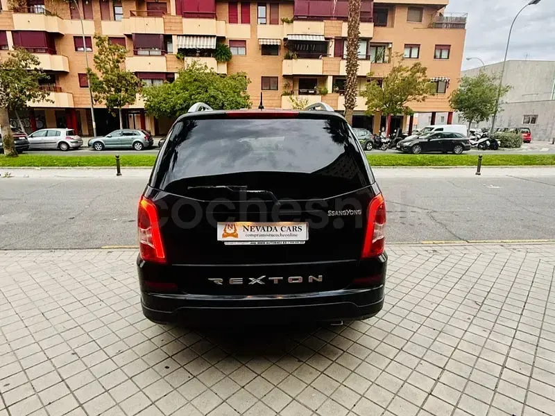 Usado SsangYong Rexton 155 CV (114 kW) 2014 Negro SUV