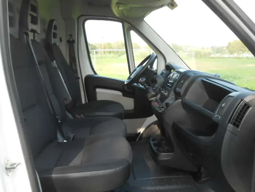 Usado Citroën Jumper 131 CV (96 kW) 2019 Blanco Monovolumen