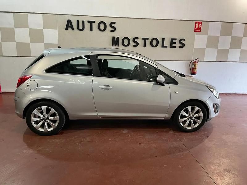 Usado Opel Corsa Expression 100 HP (73 kW) 2012 Cinzento Citadino
