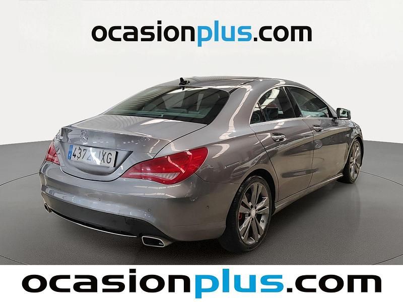 Usado Mercedes CLA180 122 CV (89 kW) 2016 Gris Berlina