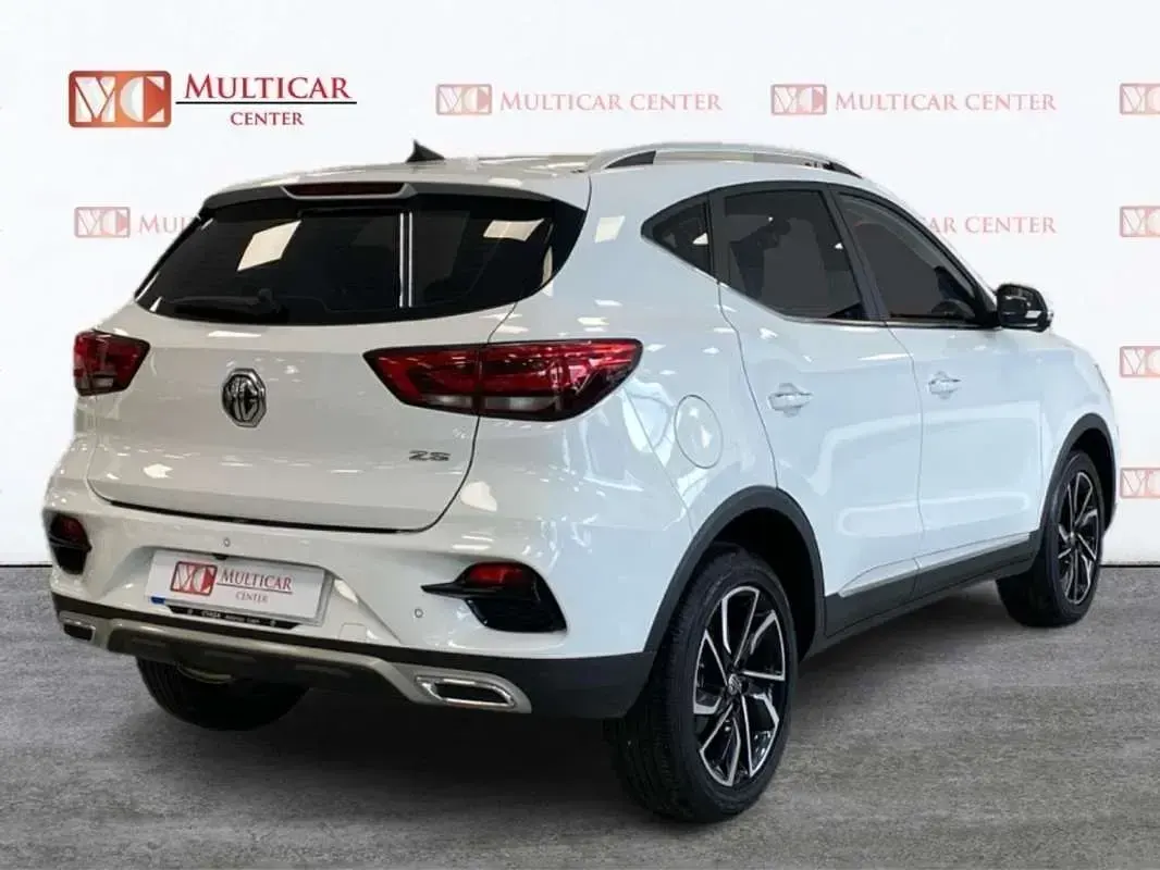 Usado MG ZS Luxury 106 CV (77 kW) 2023 Blanco SUV