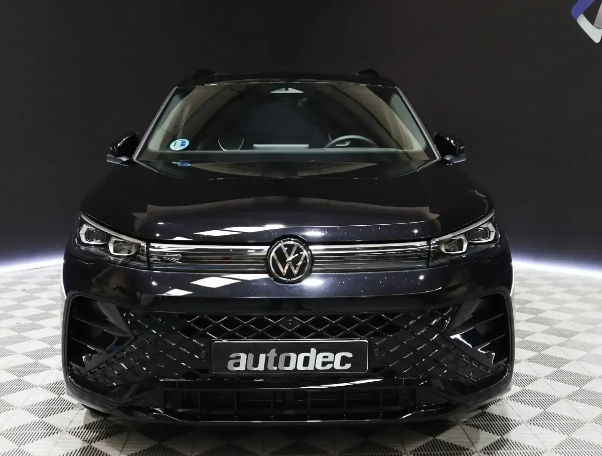 Usado VW Tiguan R-line 150 CV (110 kW) 2024 Negro SUV