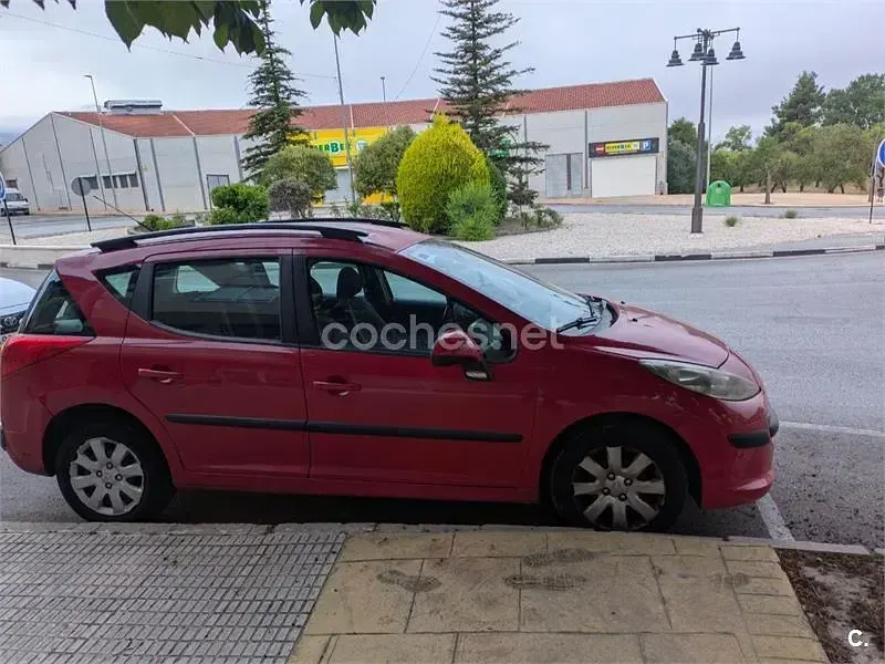 Usado Peugeot 207 90 CV (66 kW) 2008 Rojo Berlina