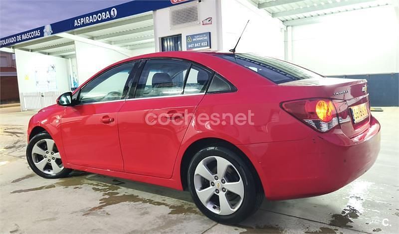 Usado Chevrolet Cruze LS 150 CV (110 kW) 2010 Rojo Berlina