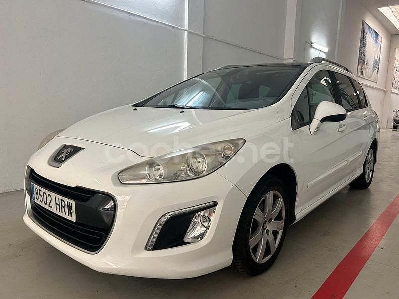Blanco Usado 2013 Peugeot 308 Access Familiar | 5990 € (Precio justo) - Imagen 1/4