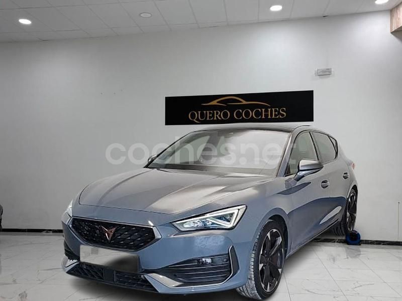 Gris / plata Usado 2024 Cupra Leon Berlina | 27.990 € (Un poco caro) - Imagen 1/1