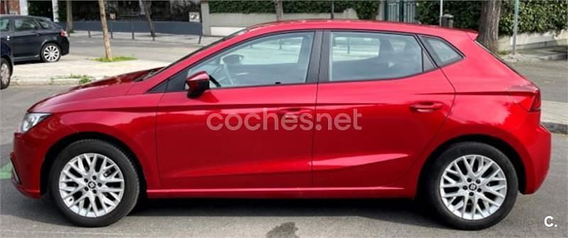 Usado Seat Ibiza Style Plus 95 CV (69 kW) 2018 Granate Berlina