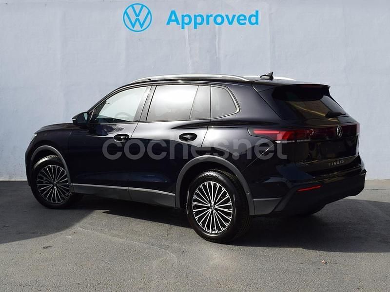 Usado VW Tiguan Life 150 HP (110 kW) 2024 Preto SUV