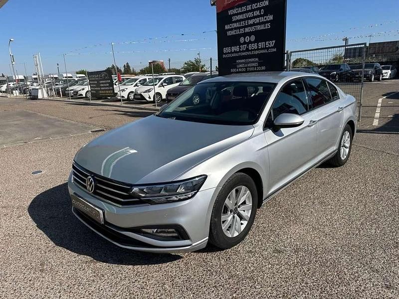 Usado VW Passat Business 150 CV (110 kW) 2021 Gris Berlina
