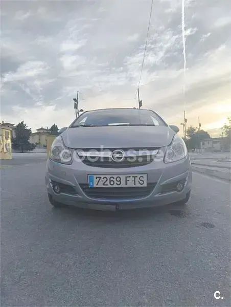 Usado Opel Corsa Enjoy 90 CV (66 kW) 2007 Gris / plata Utilitario