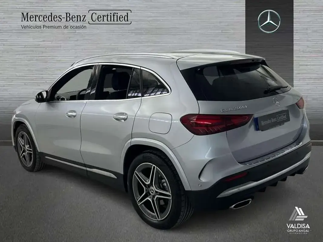 Usado Mercedes GLA200 150 CV (110 kW) 2025 SUV