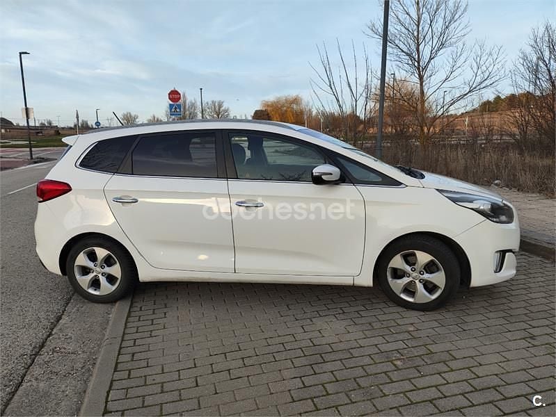 Usado Kia Carens 136 CV (100 kW) 2013 Blanco Monovolumen