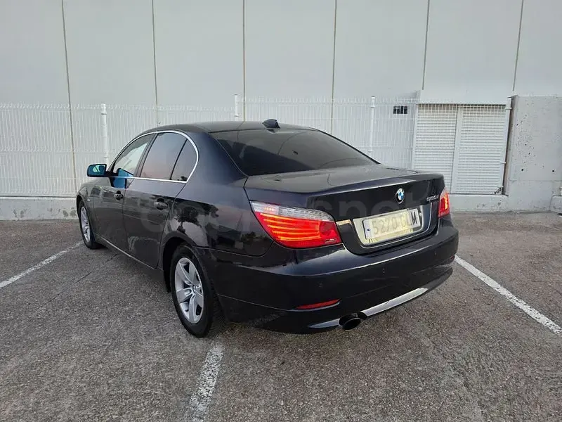 Usado BMW 520 170 CV (125 kW) 2009 Azul Berlina