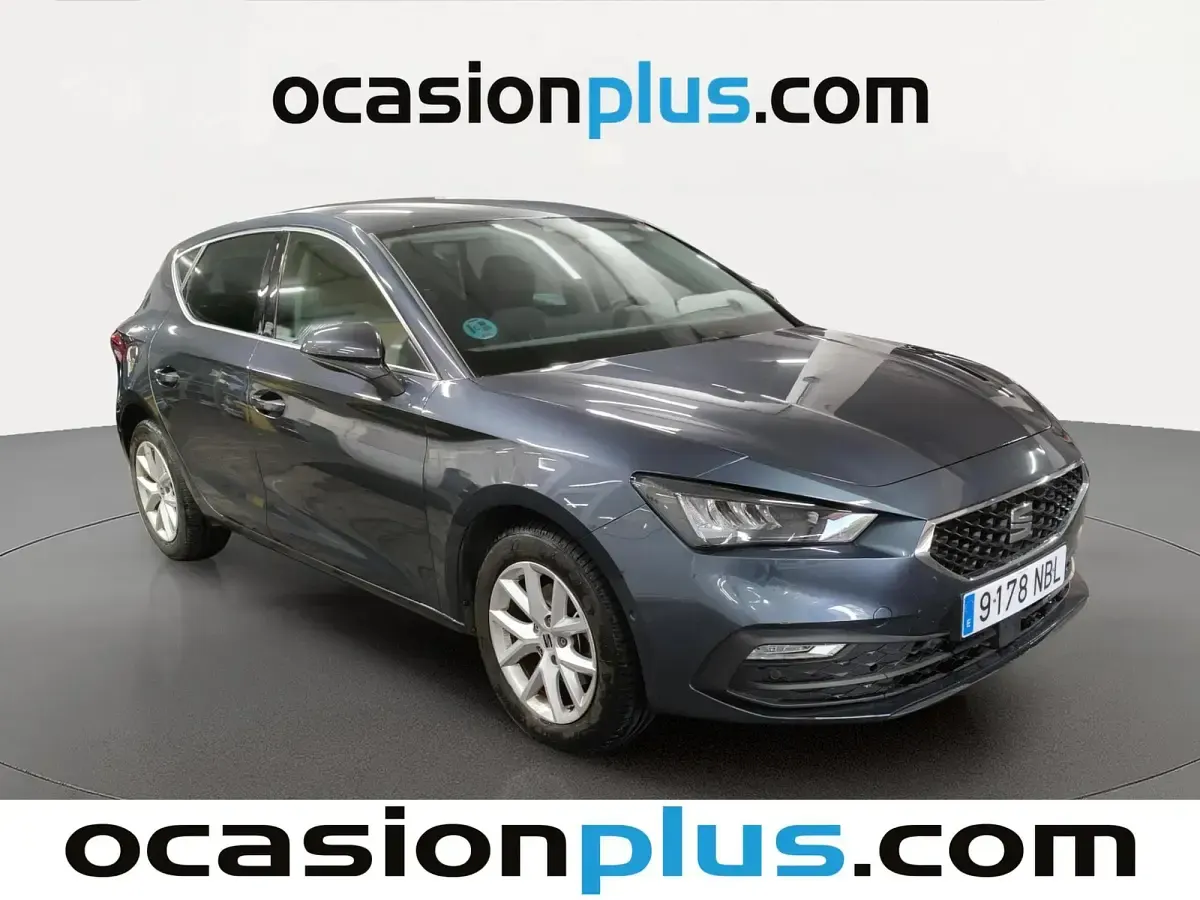 Usado Seat Leon Style 116 CV (85 kW) 2025 Gris Utilitario