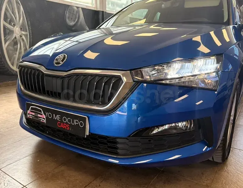 Usado Skoda Scala 115 CV (84 kW) 2025 Azul Utilitario