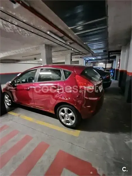 Usado Ford Fiesta Trend 90 CV (66 kW) 2009 Rojo Berlina