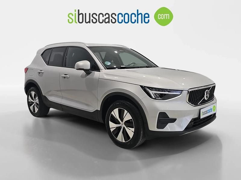 Gris/plata Usado 2024 Volvo XC40 Core SUV | 35.990 € (Precio justo) - Imagen 1/4