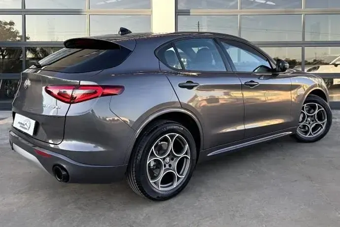 Usado Alfa Romeo Stelvio Ti 210 CV (154 kW) 2022 SUV