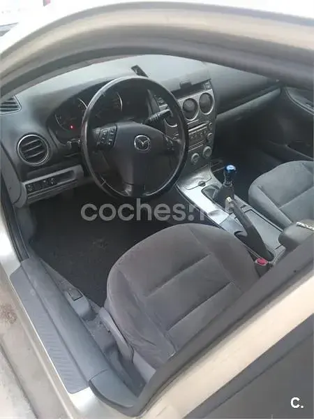 Usado Mazda 6 Active 141 HP (103 kW) 2002 Bege Sedan
