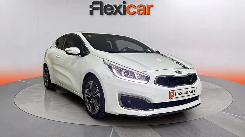 Używany Kia Ceed Plus 101 KM (74 kW) 2017 Biały Hatchback
