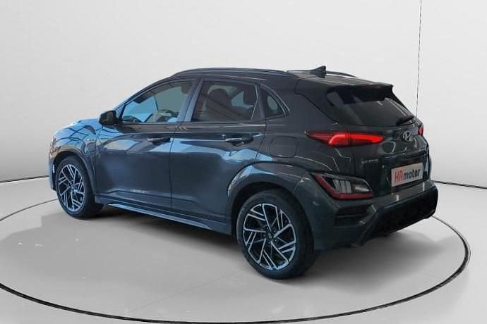 Usado Hyundai Kona 120 CV (88 kW) 2023 Gris SUV